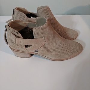Dolce Vita ankle booties